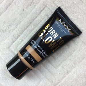 5/$15 NYX Born to Glow Foundation Classic Tan Liquid Foundation